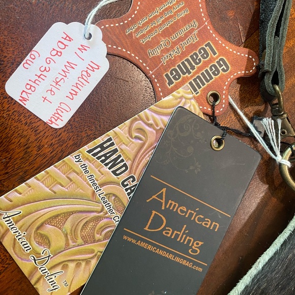 Medium sized clutch.  New with tags.  pd 40 asking 25 - Picture 9 of 9